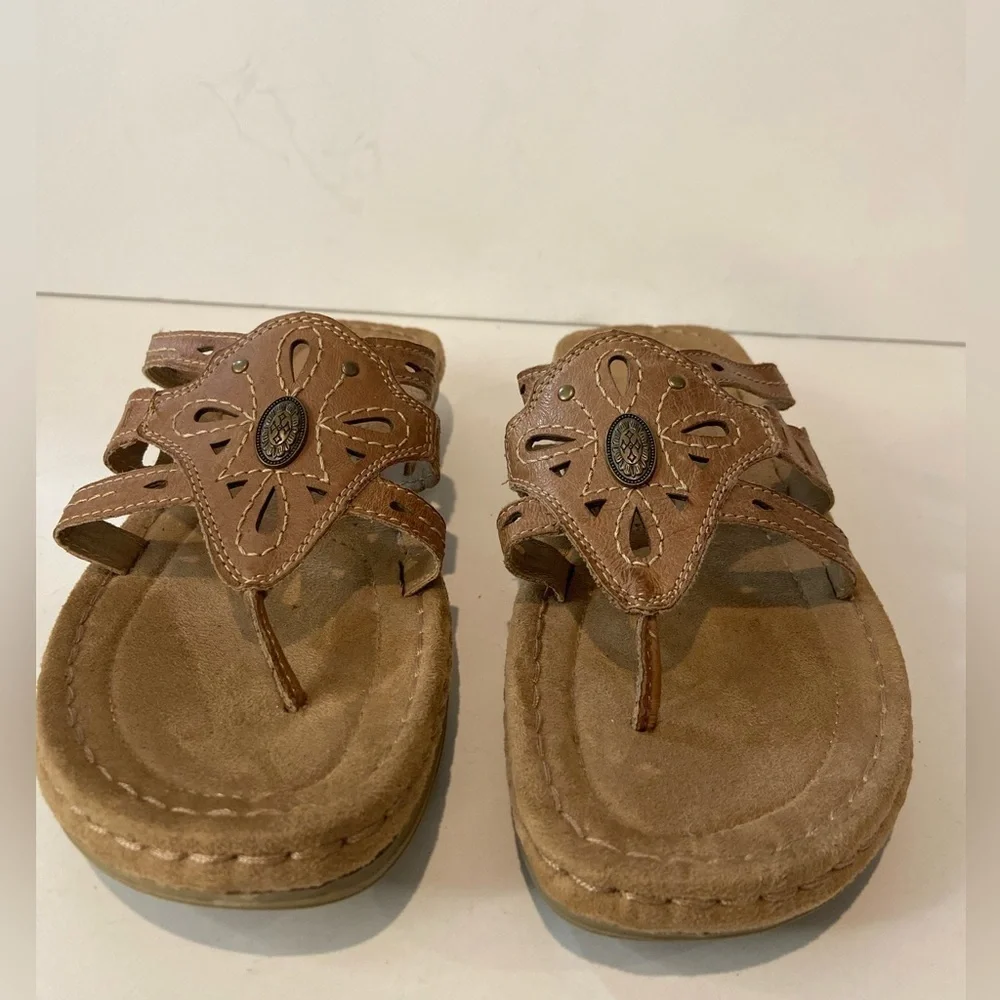 Michel Meynard~Comfy~Tan Leather~Cut-Out Triple Strap~Thong Wedge Sandal~Size 10 - Picture 2 of 12